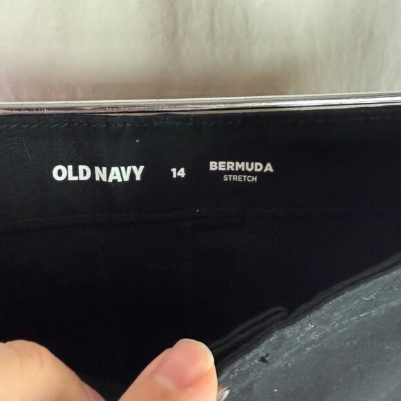 Old Navy NWT Set of 2 Girl's 14 Tan Khaki & Bermuda Chino Shorts 100% Cotton - Picture 4 of 8